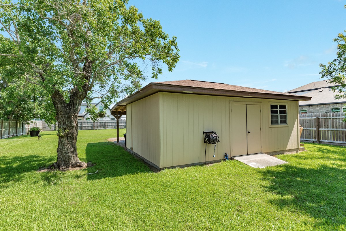 1412 Buchta Road Angleton, TX 77515 - Photo 13 of 48
