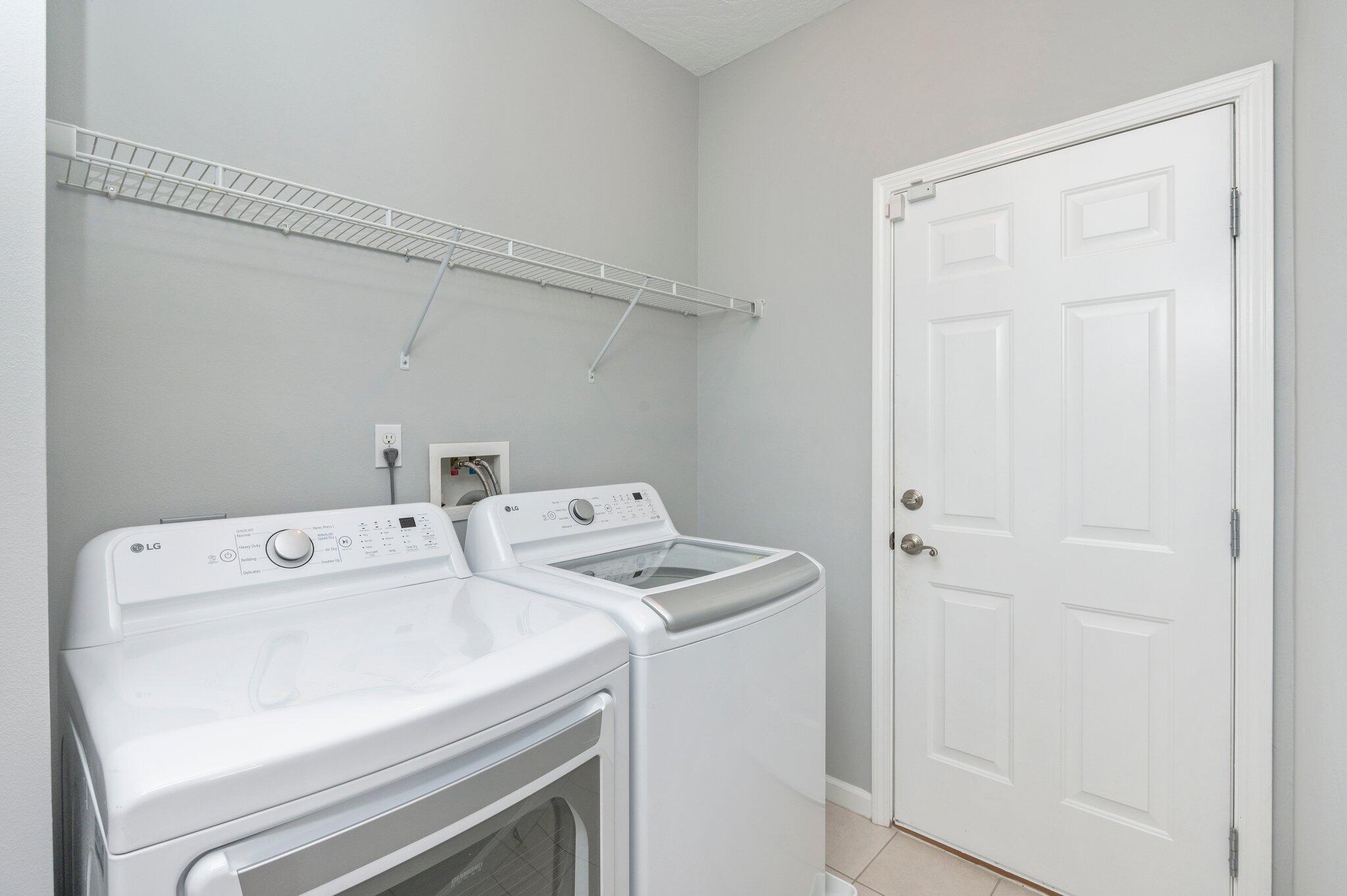 4623 Hermosa Road Crestview, FL 32539 - Photo 30 of 41 a utility room with dryer and washer