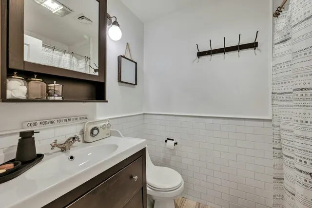 $1,800 | 120 Sherman Avenue, Unit 3F, Jersey City, NJ 07307