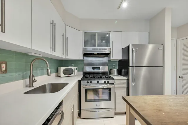 $1,800 | 120 Sherman Avenue, Unit 3F, Jersey City, NJ 07307