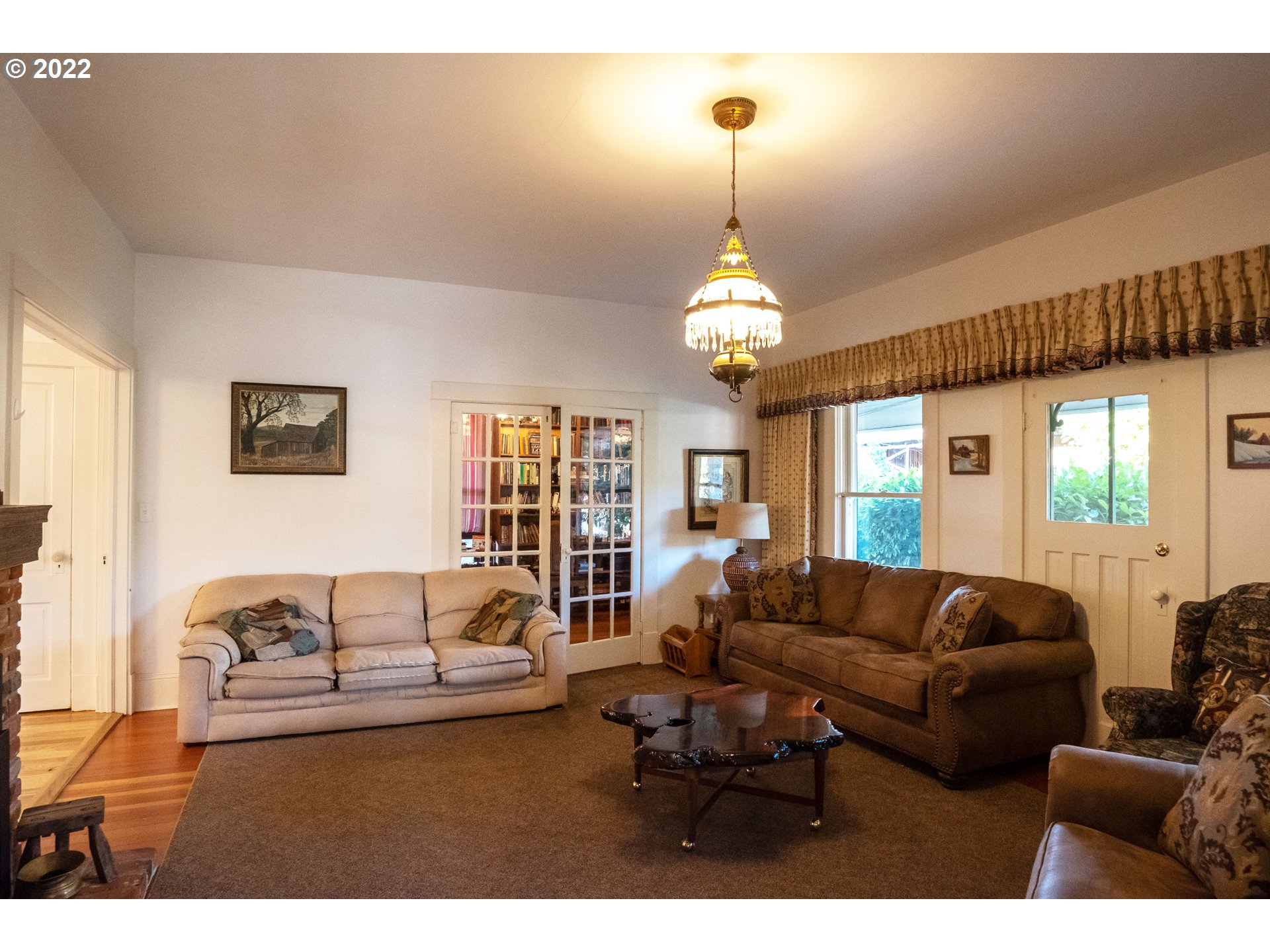 510 Jones Road Roseburg, OR 97471 - Photo 10 of 48 Living Room