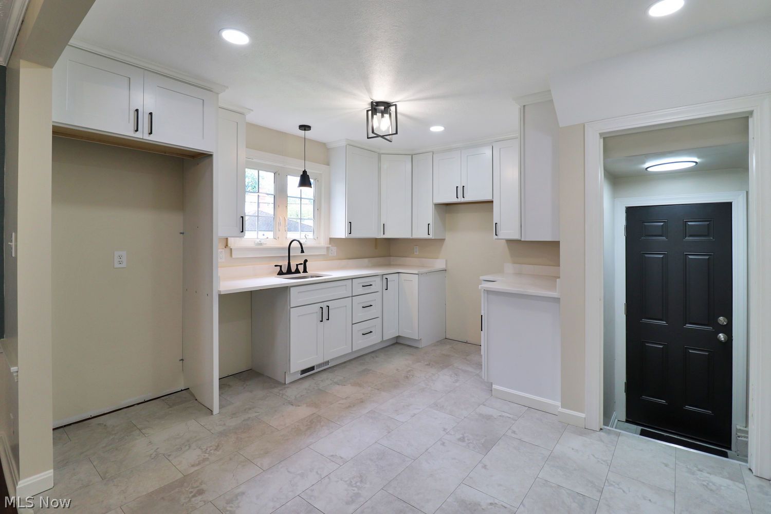 212 Raff Road Northwest Canton, OH 44708 - Photo 9 of 35