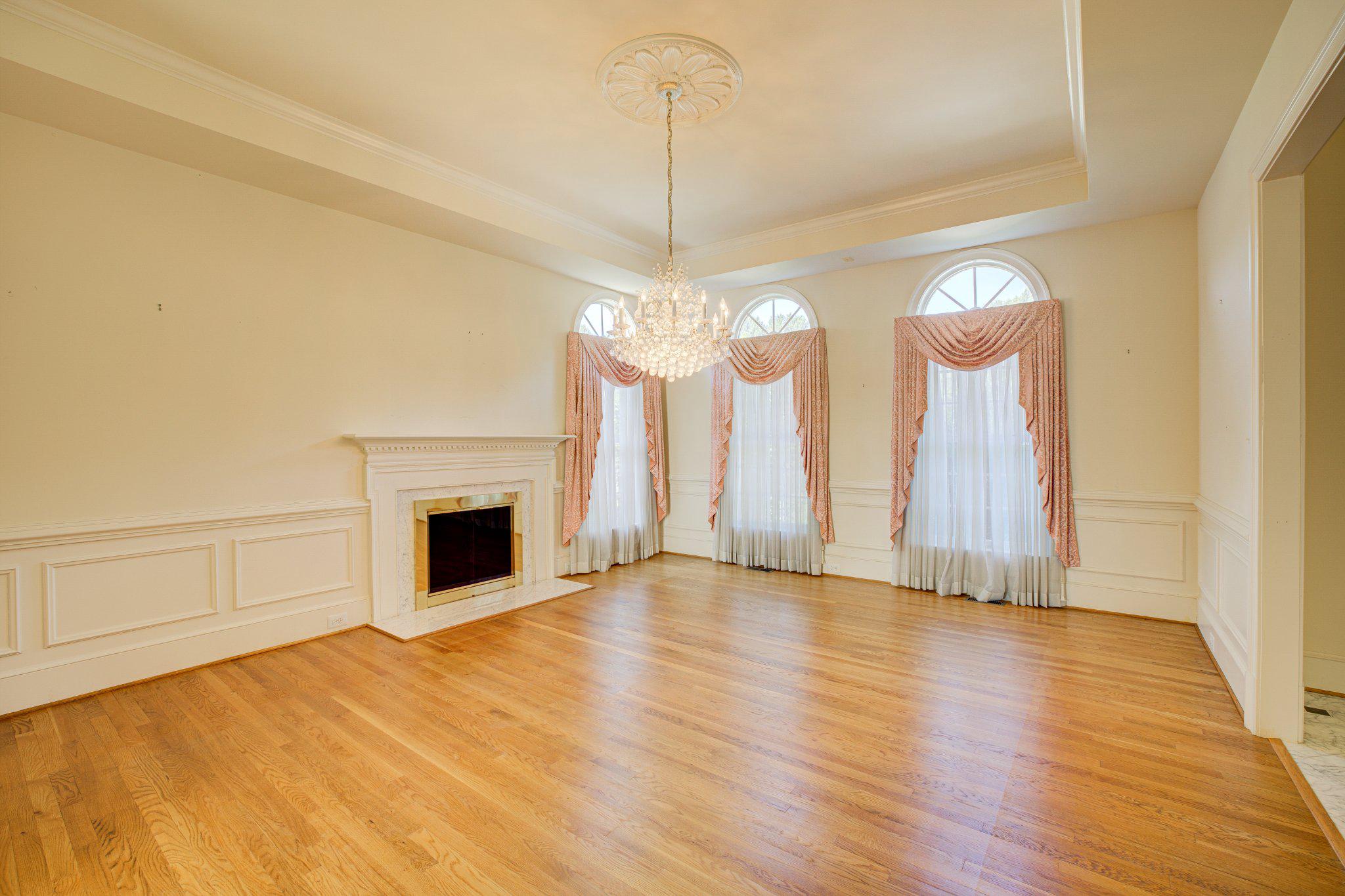 731 Utterback Store Road Great Falls, VA 22066 - Photo 5 of 19 Dining Room