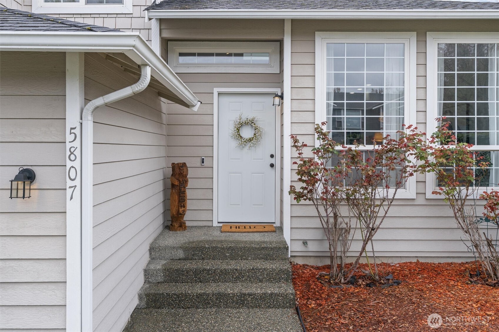 5807 12th Avenue West Everett, WA 98203 - Photo 3 of 30