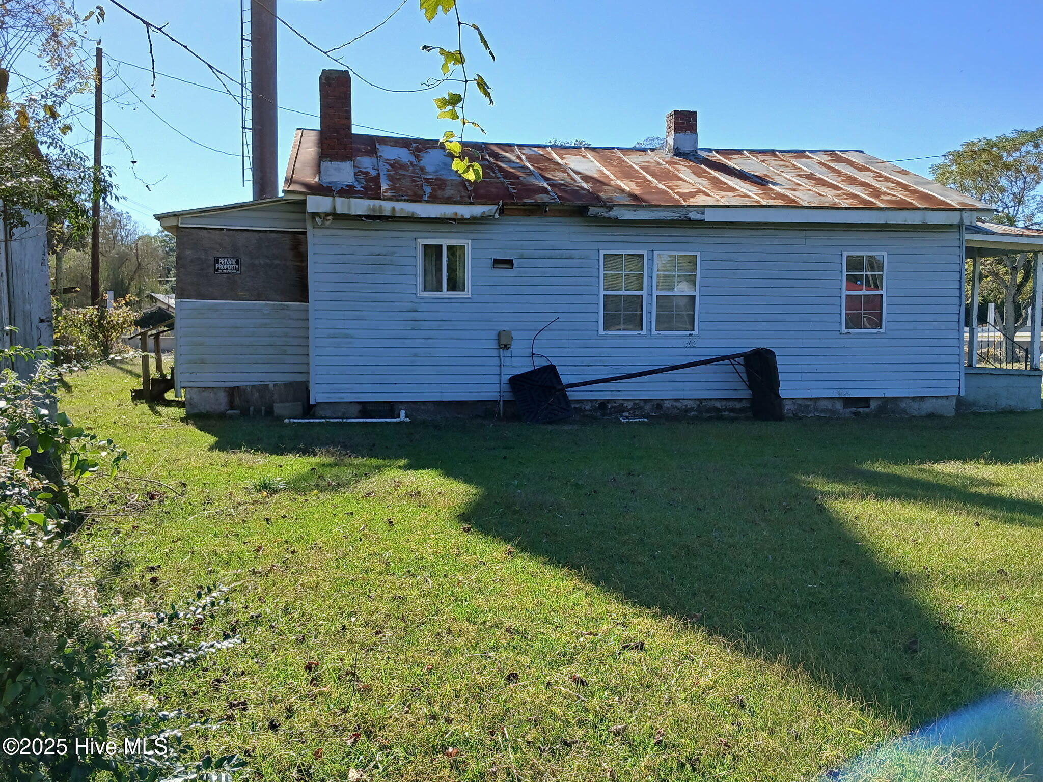 409 Plum Street New Bern, NC 28560 - Photo 3 of 13 IMG_20251023_150541