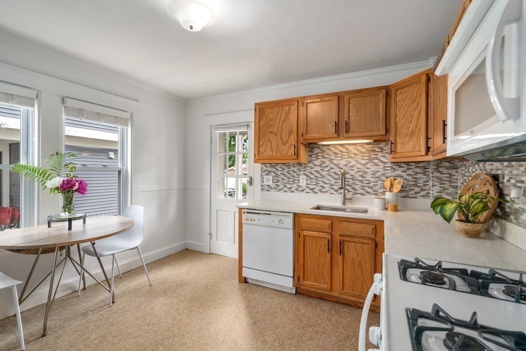 126 Bright Street Waltham, MA 02453 - Photo 9 of 25