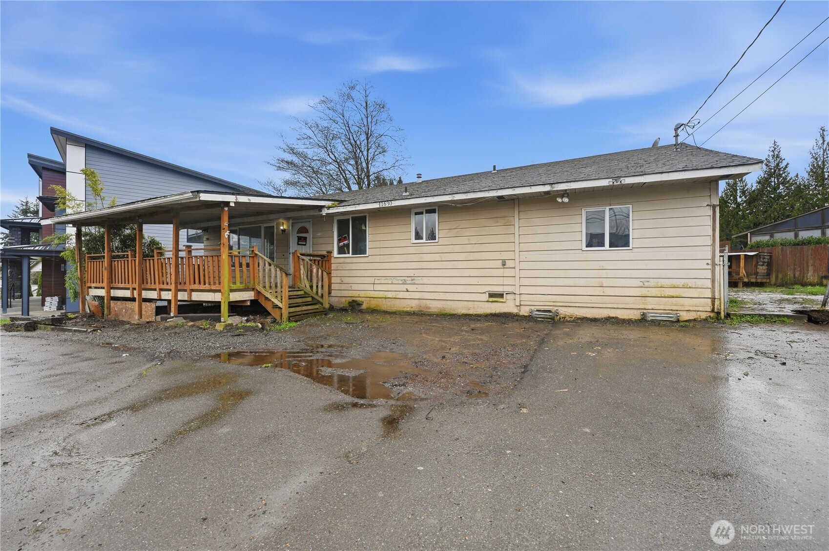 11630 Center Road Everett, WA 98204 - Photo 1 of 17
