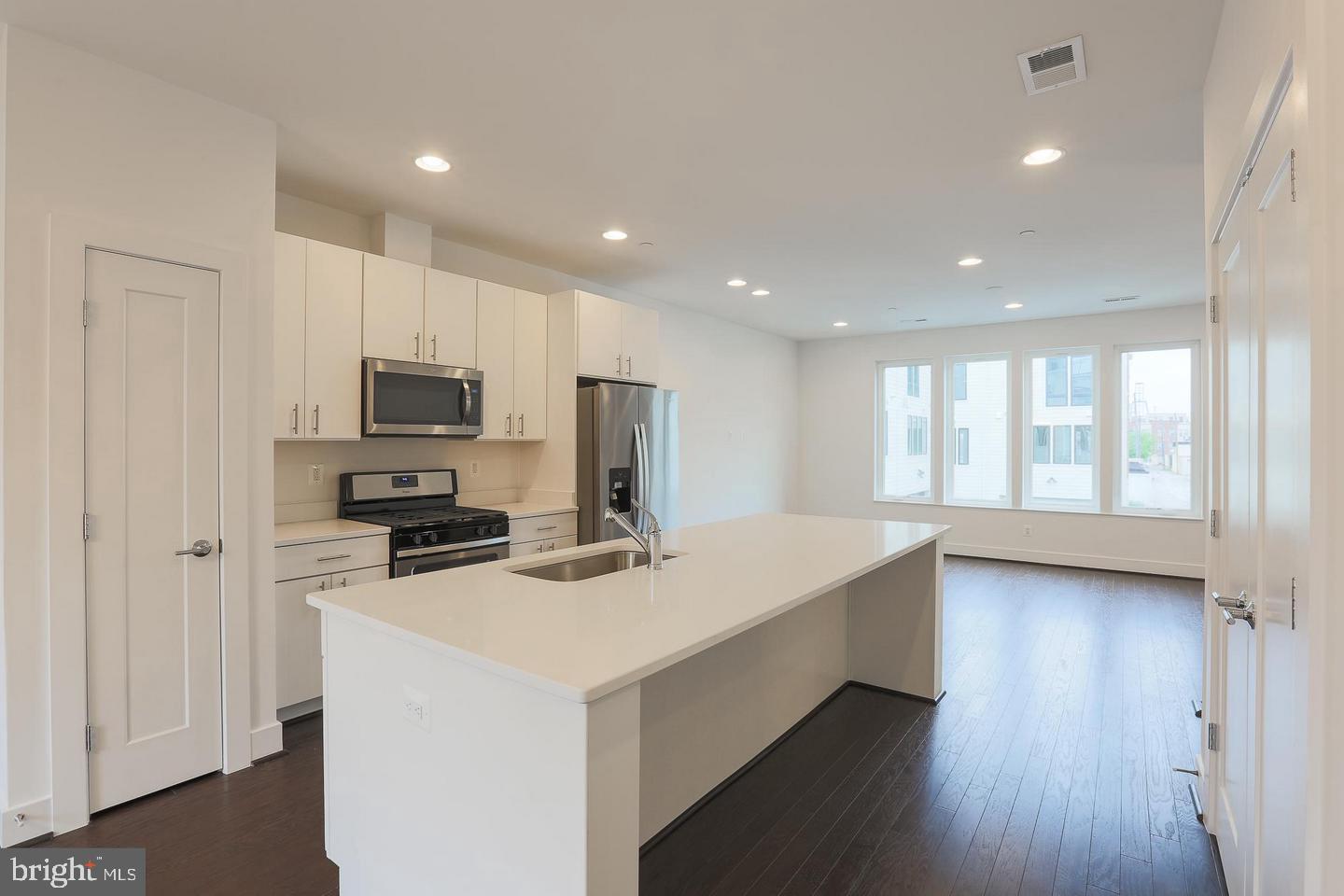 1235 Cooksie Street Baltimore, MD 21230 - Photo 2 of 29