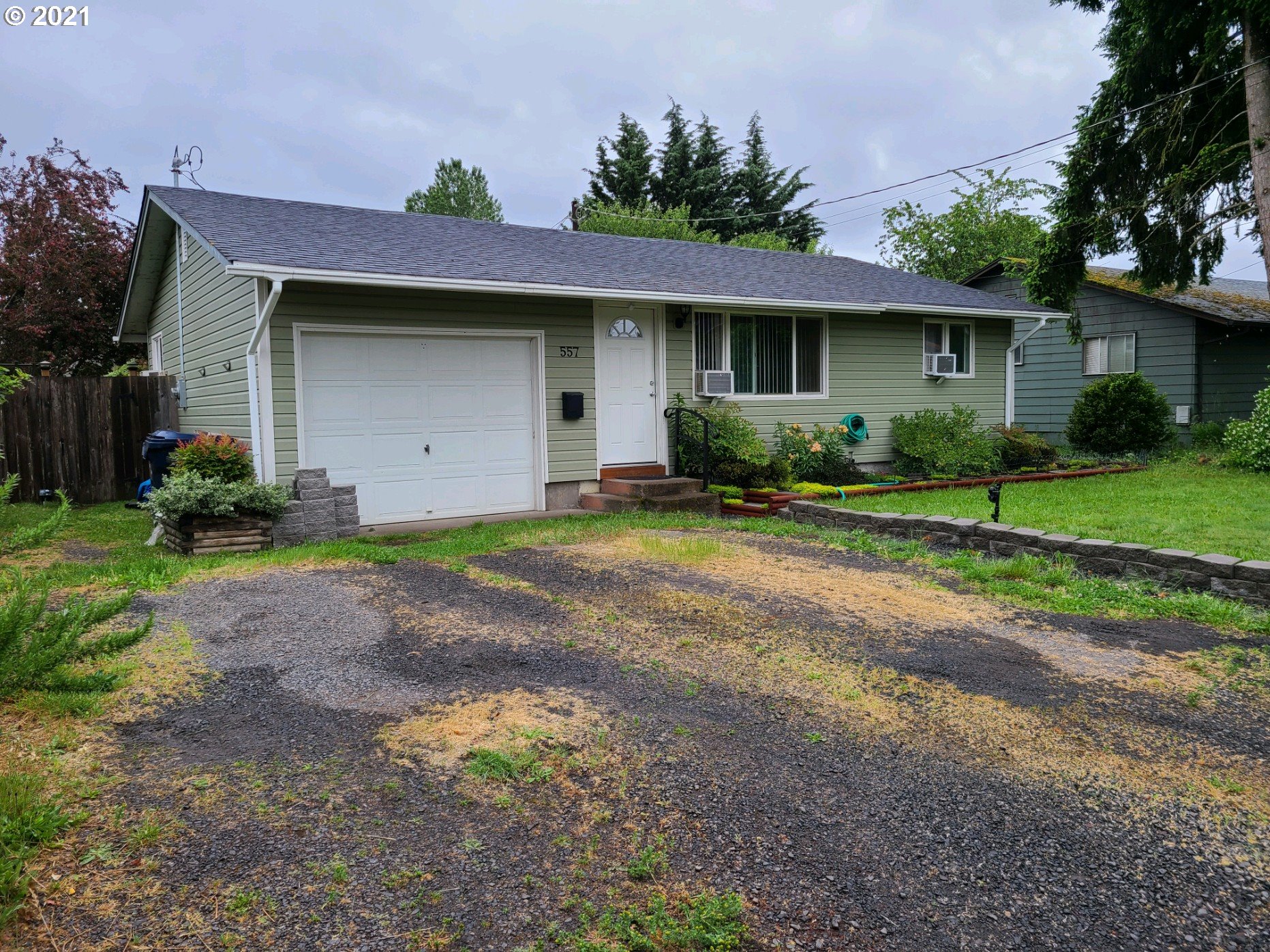 557 20th Street Springfield, OR 97477 - Photo 2 of 21