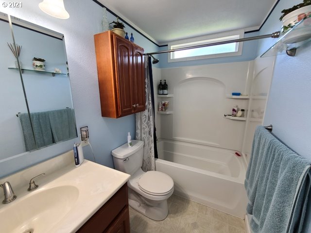 557 20th Street Springfield, OR 97477 - Photo 12 of 21