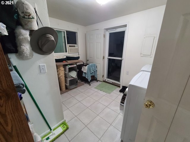 557 20th Street Springfield, OR 97477 - Photo 14 of 21