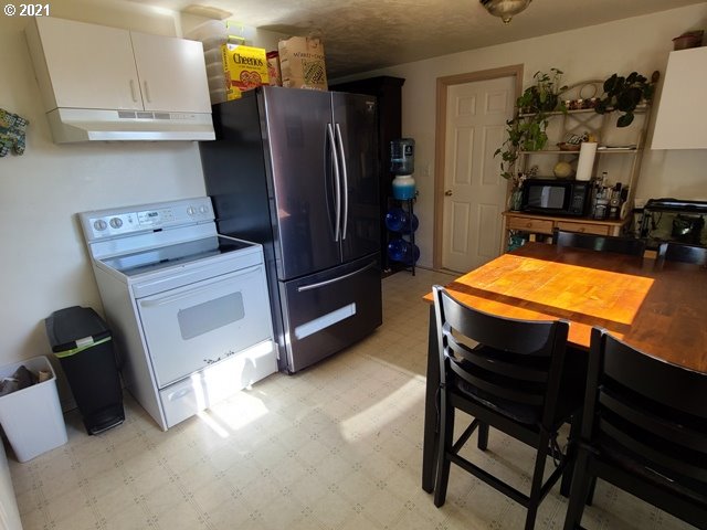 557 20th Street Springfield, OR 97477 - Photo 7 of 21