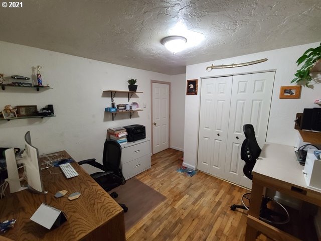 557 20th Street Springfield, OR 97477 - Photo 10 of 21