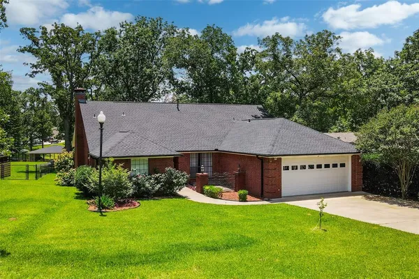 $499,000 | 49 Sunset Boulevard, Malakoff, TX 75148