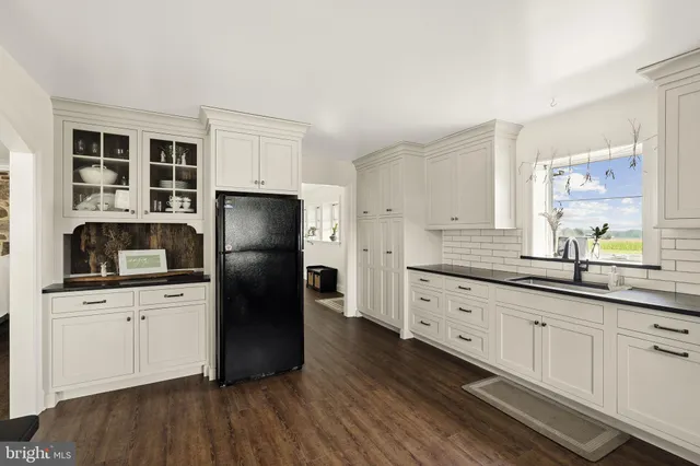 $799,800 | 650 Broad Street, Honey Brook, PA 19344