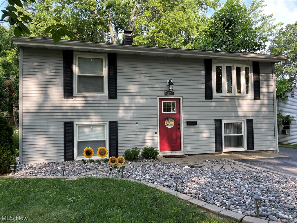 1850 Aberdeen Road Madison, OH 44057 - Photo 1 of 32