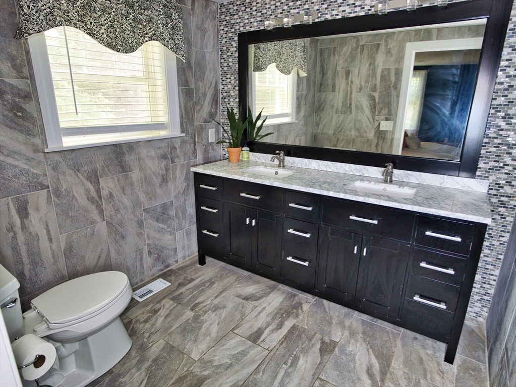178 Main Road Westport, MA 02790 - Photo 23 of 41 Gallery Image 23