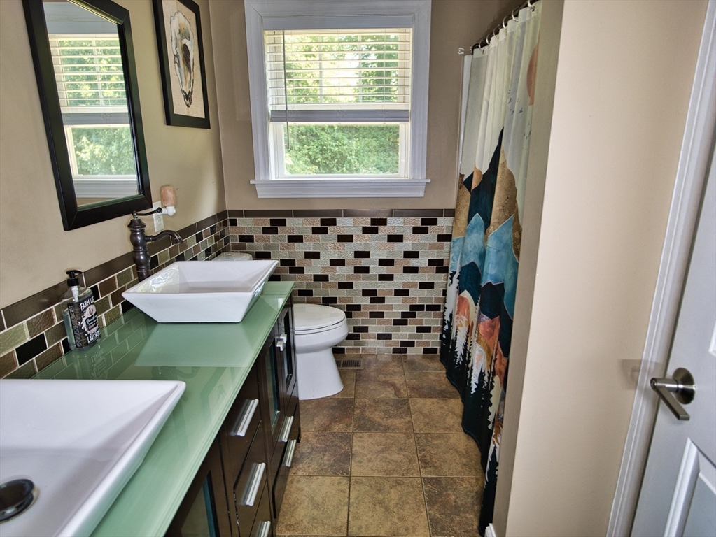 178 Main Road Westport, MA 02790 - Photo 30 of 41 Gallery Image 30