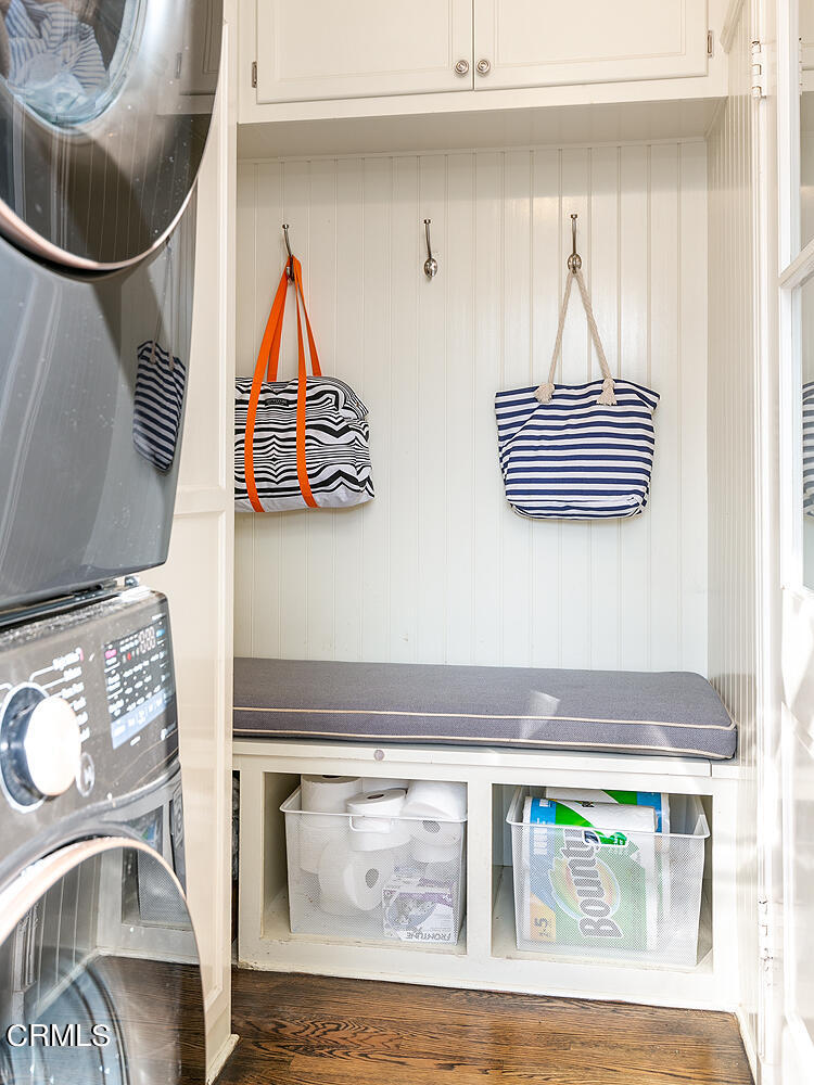 420 Northcliff Road Pasadena, CA 91107 - Photo 21 of 25 a view of living room