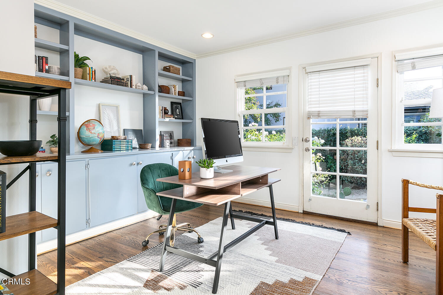 420 Northcliff Road Pasadena, CA 91107 - Photo 9 of 25 a workspace with furniture window and wooden floor