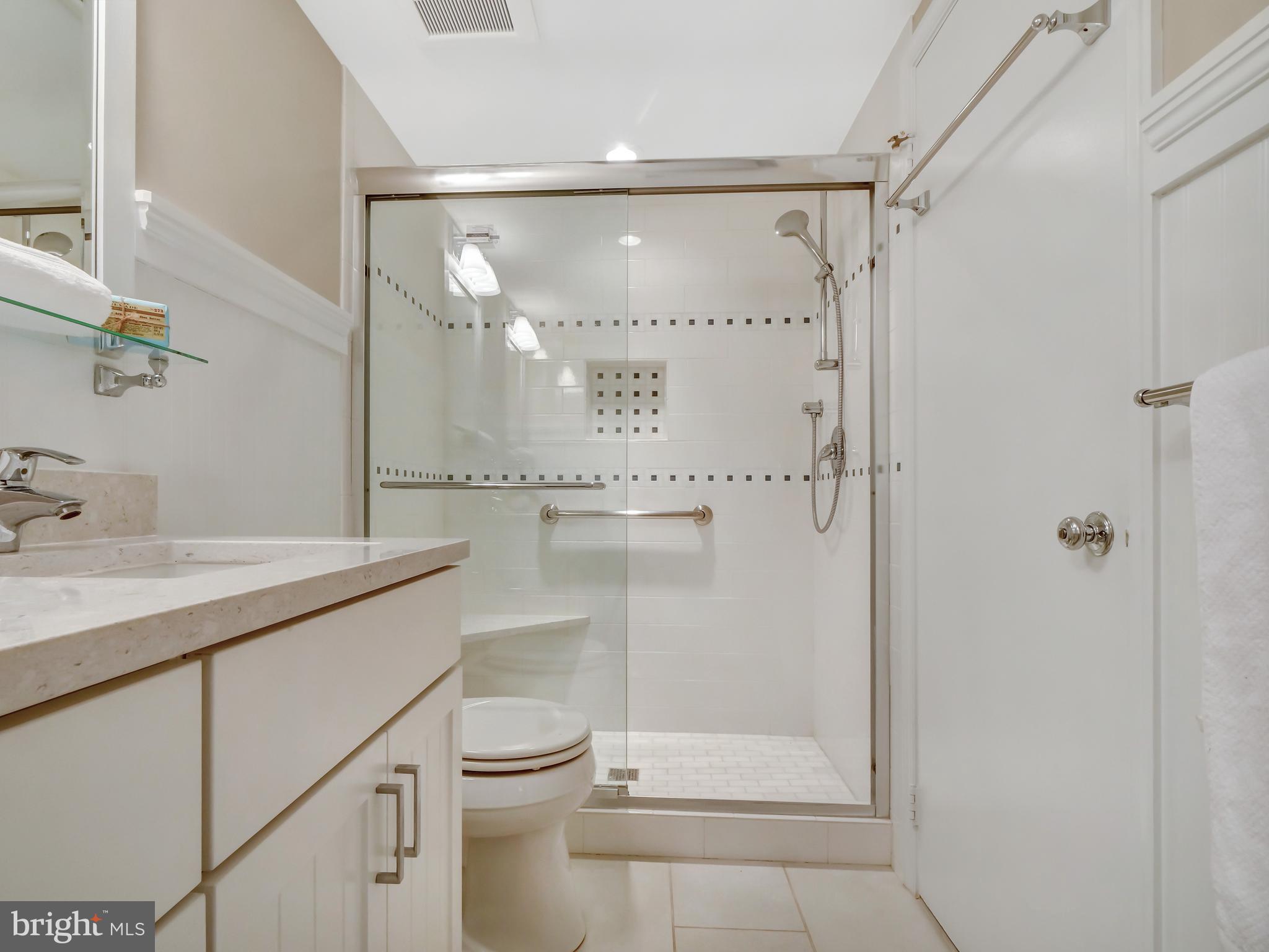 4525 28th Road South, Unit C Arlington, VA 22206 - Photo 25 of 36 Bathroom