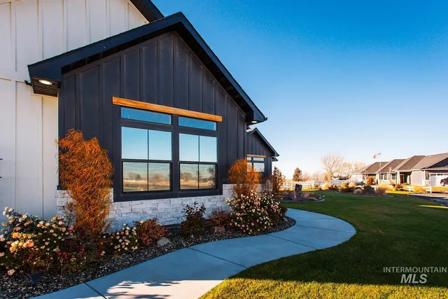 $899,000 | 4089 North 2280 East, Filer, ID 83328