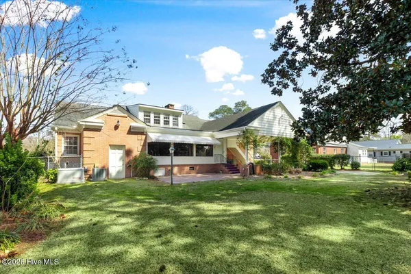 $359,900 | 615 West Main Street, Mount Olive, NC 28365