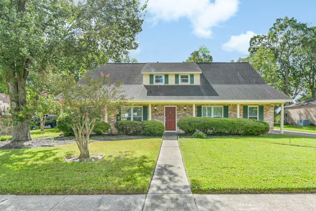 $395,000 | 4118 Honey Oaks Drive, Seabrook, TX 77586