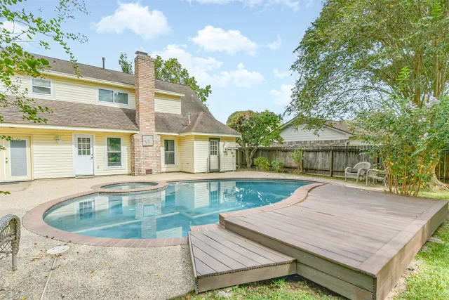 $395,000 | 4118 Honey Oaks Drive, Seabrook, TX 77586