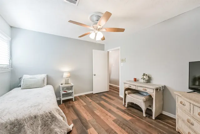 $395,000 | 4118 Honey Oaks Drive, Seabrook, TX 77586