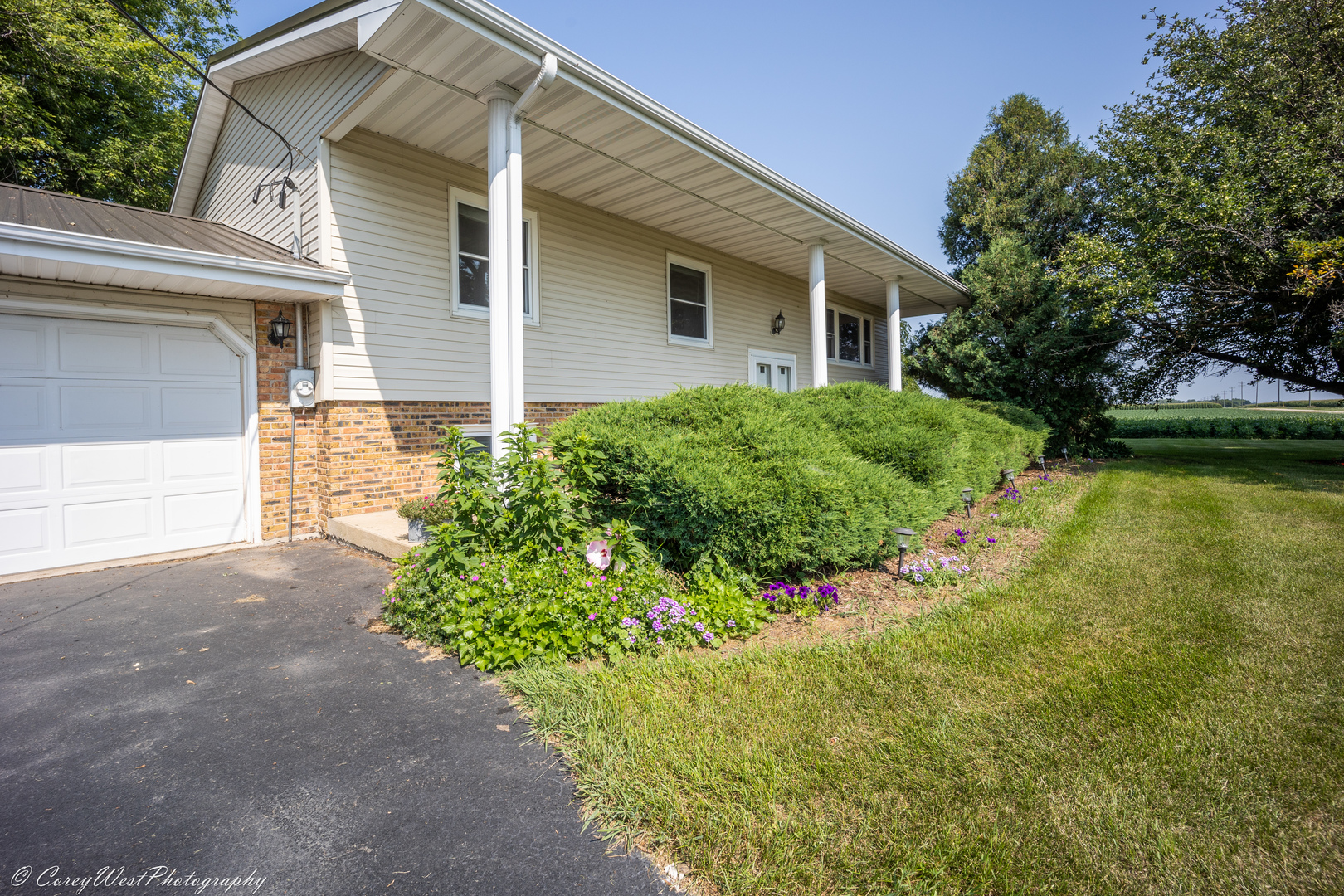 34371 Irene Road Kirkland, IL 60146 - Photo 2 of 36