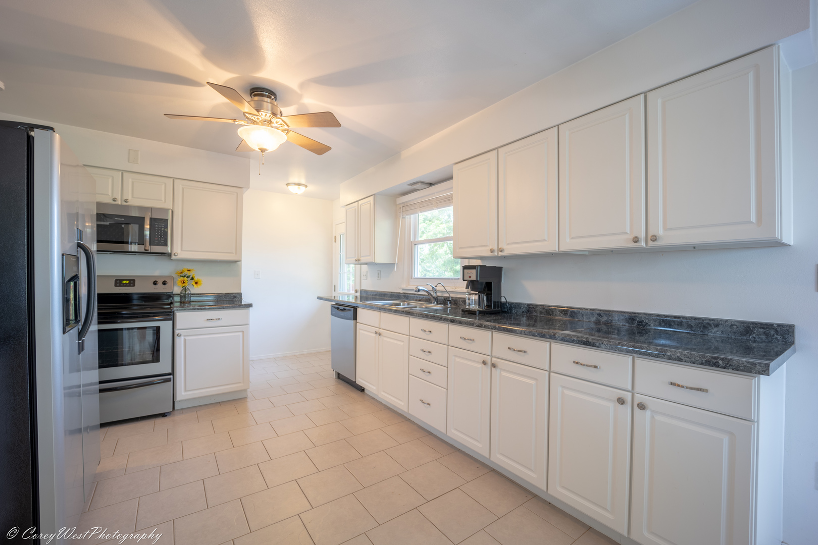 34371 Irene Road Kirkland, IL 60146 - Photo 7 of 36
