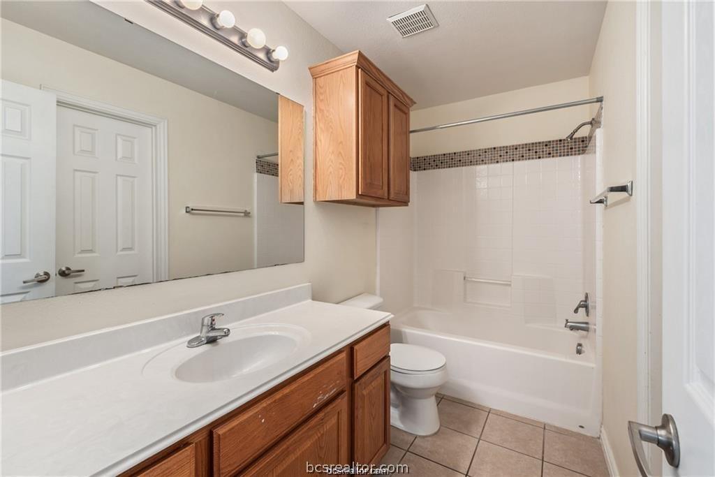 1001 Krenek Tap Road, Unit 2105 College Station, TX 77840 - Photo 13 of 24 Downstairs bathroom