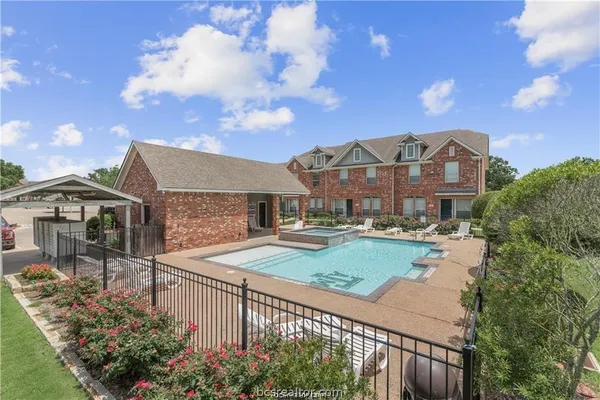 $2,050 | 1001 Krenek Tap Road, Unit 2105, College Station, TX 77840