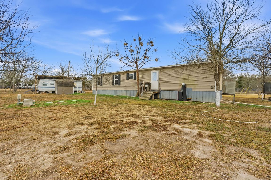 1278 Fm 812 Road Cedar Creek, TX 78612 - Photo 4 of 19