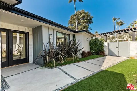 $3,995,000 | 17810 Sabbiadoro Way, Pacific Palisades, CA 90272
