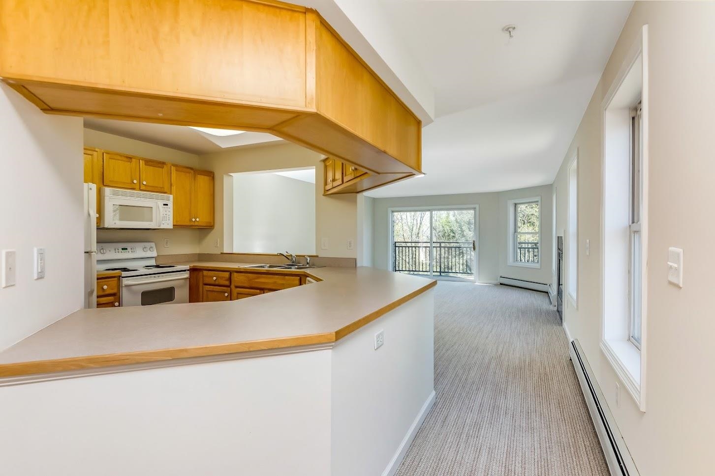 113 Claire Point Road, Unit 113 Burlington, VT 05408 - Photo 8 of 27 Gallery Image 8