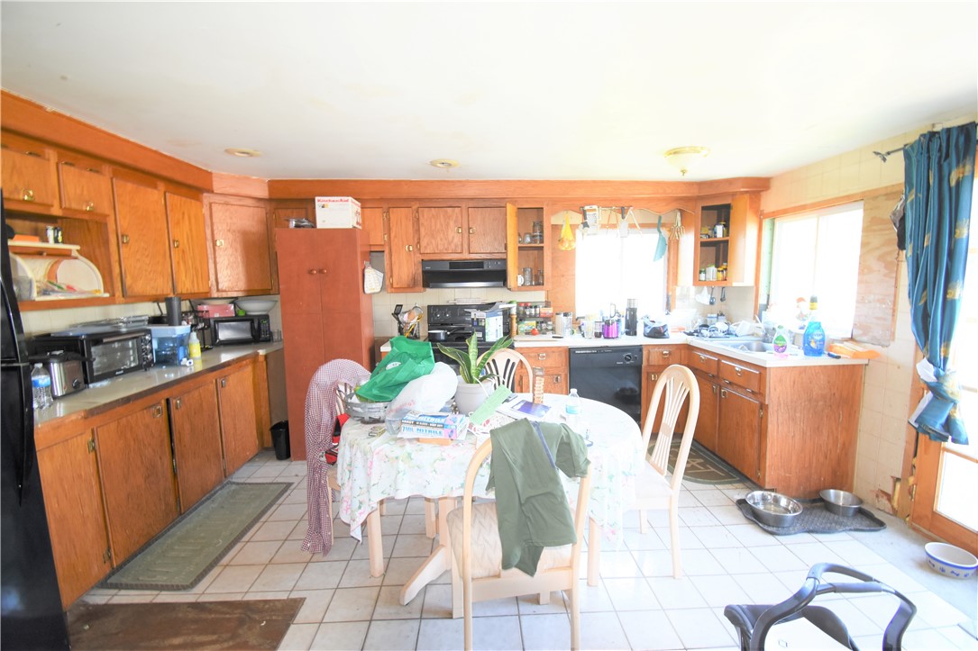 3277 East Main Road Portsmouth, RI 02871 - Photo 8 of 16 Gallery Image 8