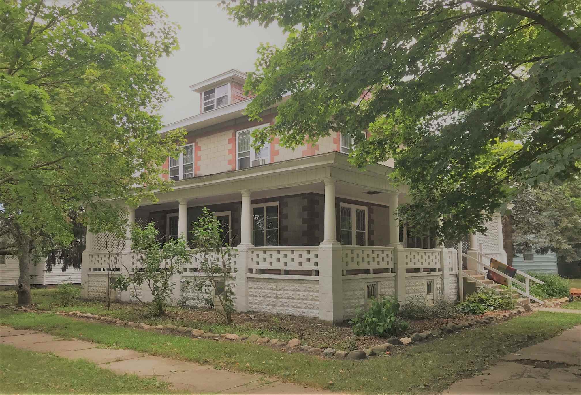 301 Jefferson Street Rochester, IN 46975 - Photo 1 of 16