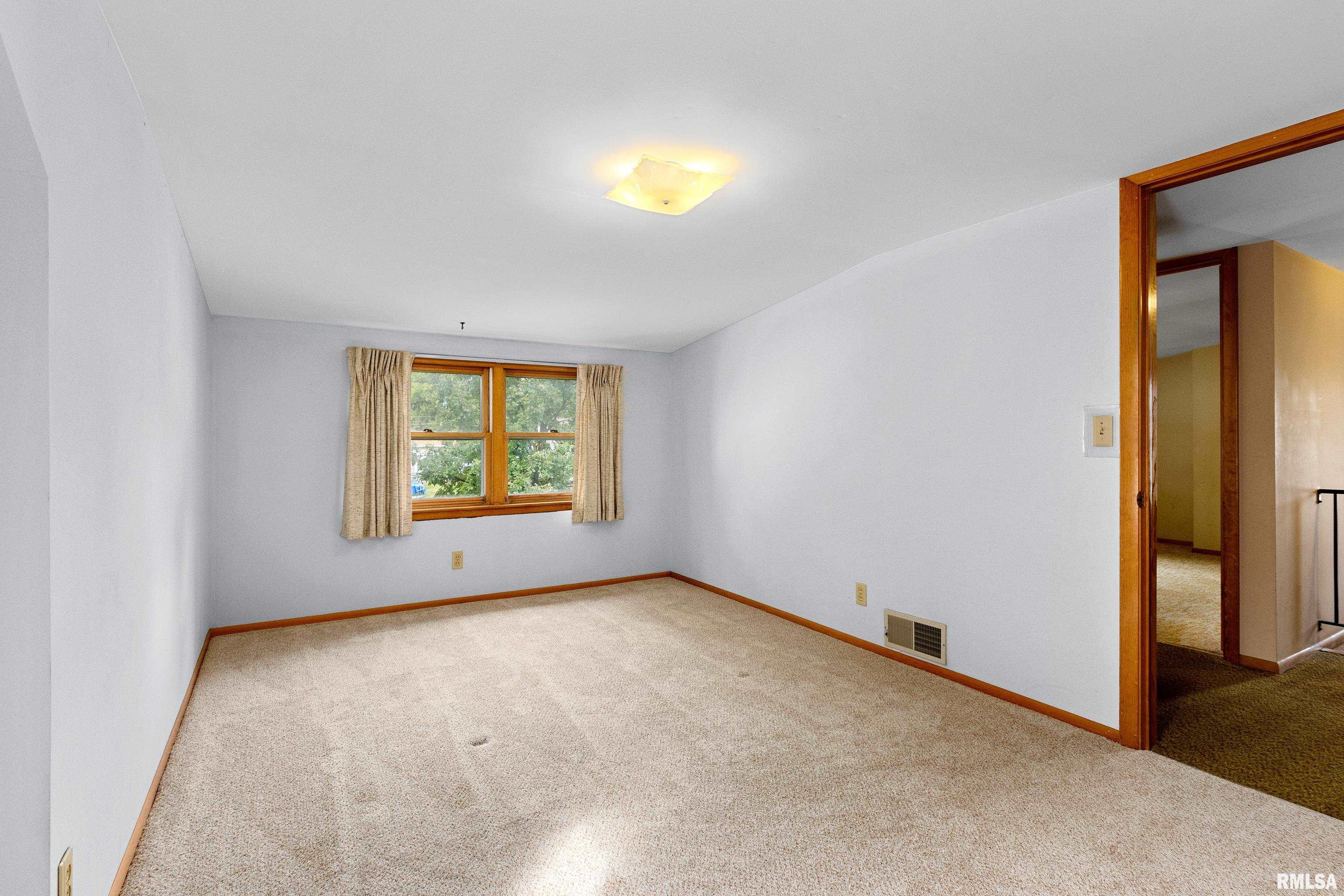 809 Eldridge Street Washington, IL 61571 - Photo 23 of 34 Gallery Image 23