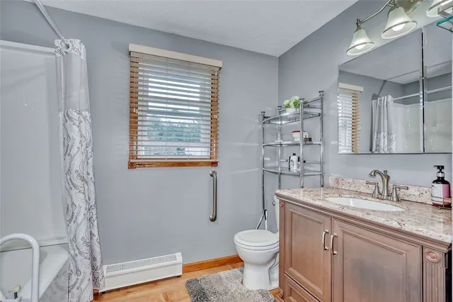 $425,000 | 17155 Ladue Road, Clarendon, NY 14470