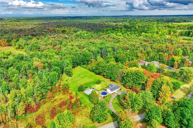 $425,000 | 17155 Ladue Road, Clarendon, NY 14470