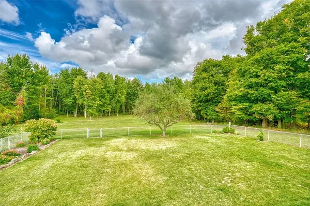 $425,000 | 17155 Ladue Road, Clarendon, NY 14470