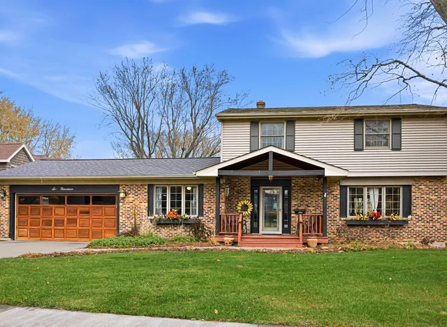 $365,000 | 619 Joanne Lane, DeKalb, IL 60115