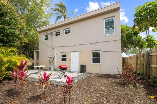 $2,500 | 5409 North Flagler Drive, West Palm Beach, FL 33407