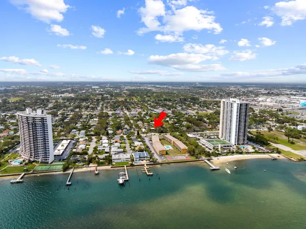 $2,500 | 5409 North Flagler Drive, West Palm Beach, FL 33407