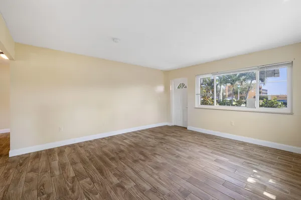 $2,500 | 5409 North Flagler Drive, West Palm Beach, FL 33407