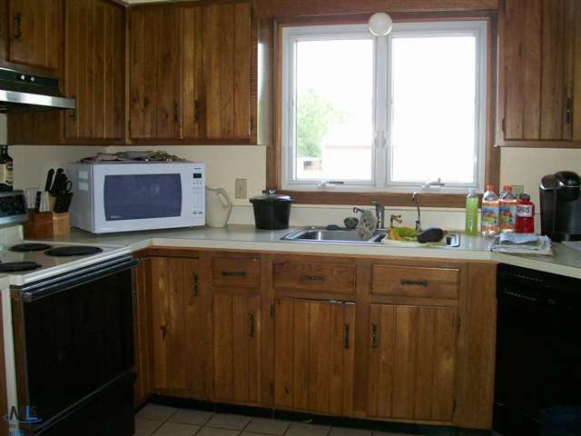 7596 Springborn Road Casco, MI 48064 - Photo 18 of 30 31110039-17.JPG