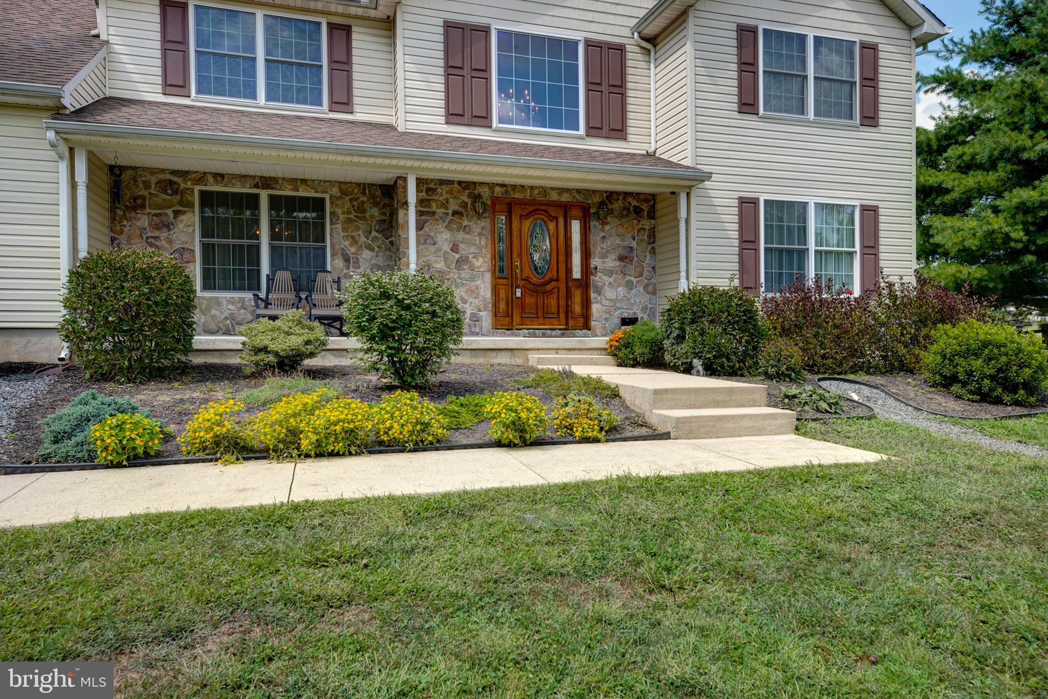 1879 Oldfield Point Road Elkton, MD 21921 - Photo 4 of 36 COVERED FRONT PORCH