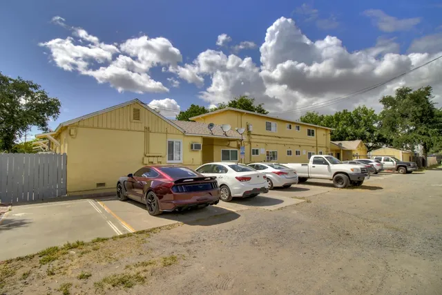 a view of outdoor space yard and patio